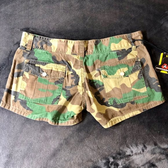 Molecule Cool Fusion Clothings Camo Shorts, size L - Picture 2 of 9
